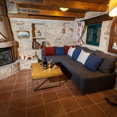 Gasthaus Aristidis'S Plouti Moires Exterior foto
