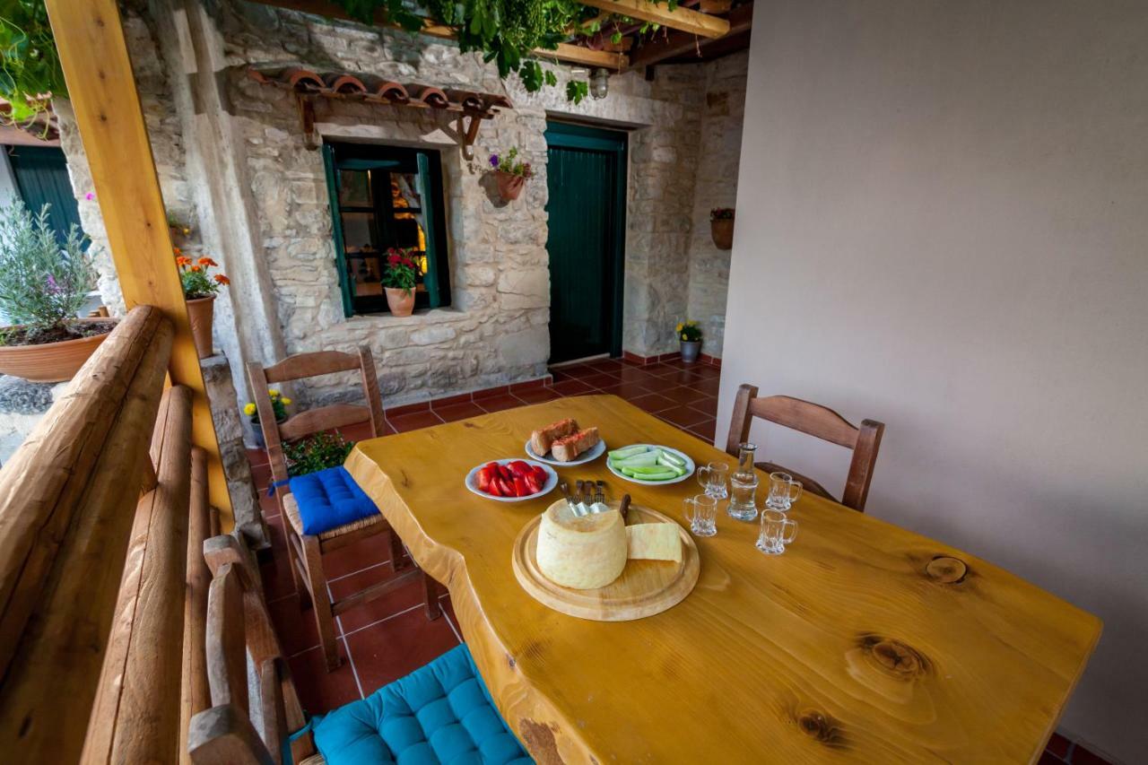 Gasthaus Aristidis'S Plouti Moires Exterior foto